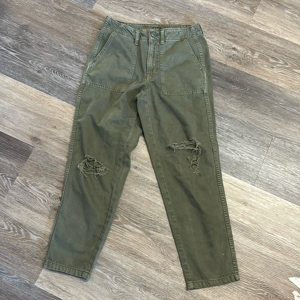 American Eagle green distressed high waist cargo pants cotton women’s short 2S - Picture 1 of 8